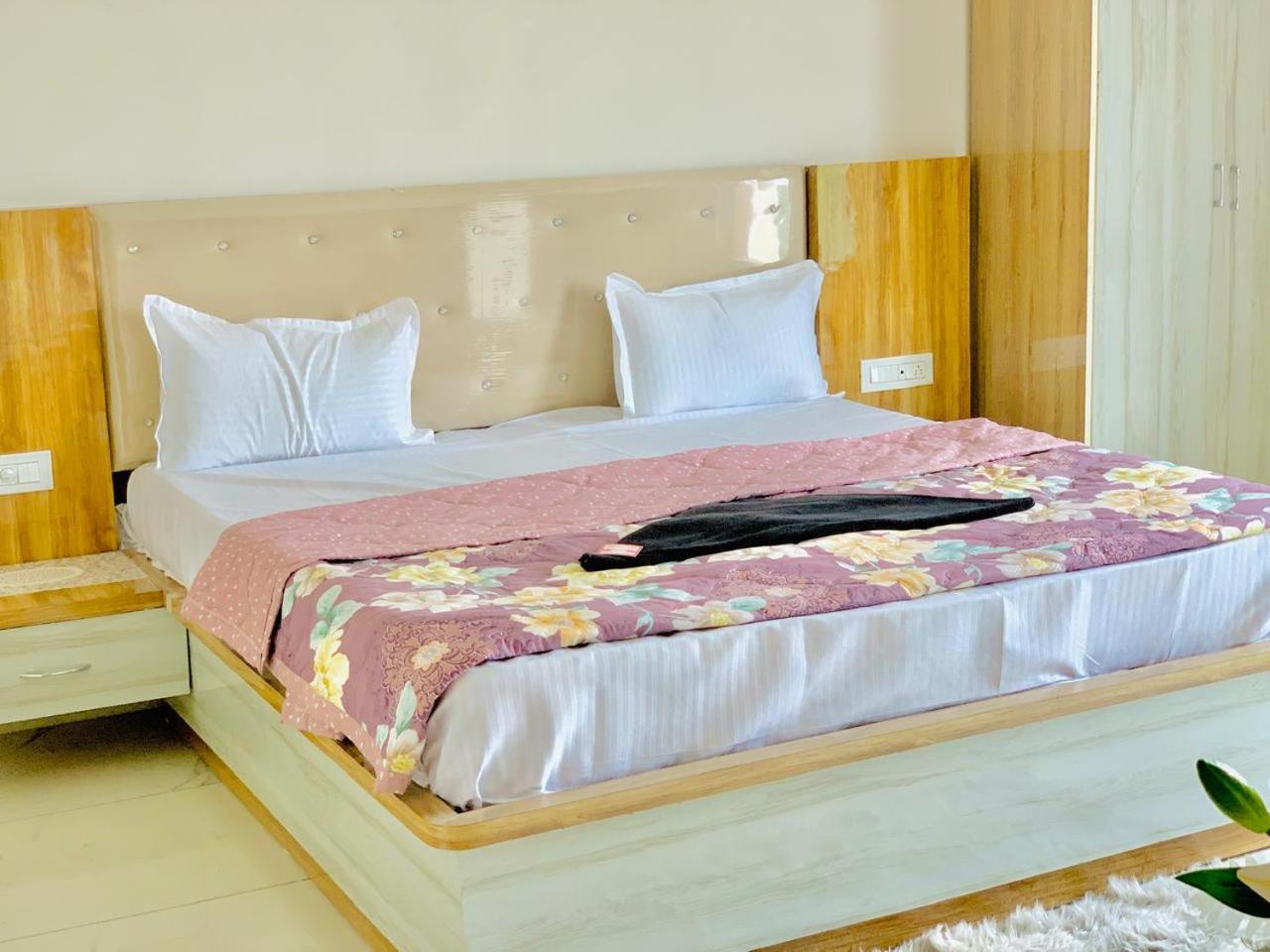 The Silver Tulip Hotell Ludhiana Eksteriør bilde